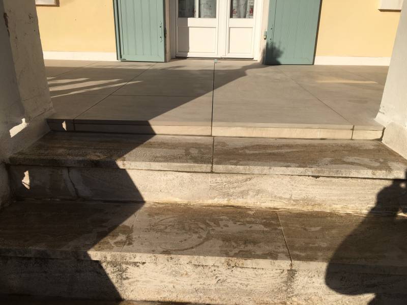 Réfection de l'étancheitè  d'un toit terrasse et finition du sol par dalle sur plots sur Marseille