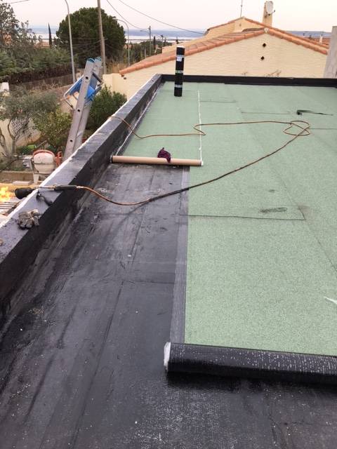 TOITURE TERRASSE INACCESSIBLE ISOLEE SUR LA COMMUNE DE CHATEAUNEUF LES MARTIGUES