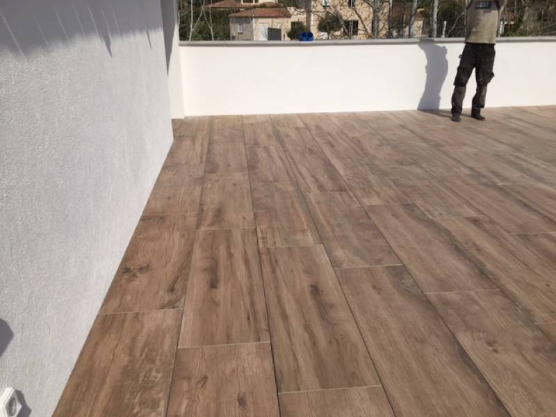 Terrasse etancheite/isolation/dalle sur plots imitation bois 120/40