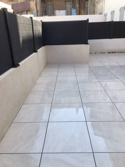 Terrasse dalles sur plots a Marseille
