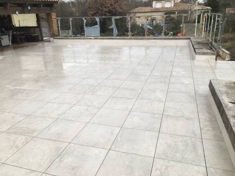 ETANCHEITE//DALLES SUR PLOTS  A BOUC BEL AIR DANS LES BOUCHES DU RHONE