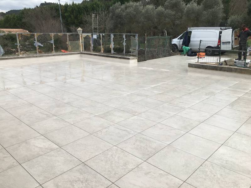 ETANCHEITE//DALLES SUR PLOTS  A BOUC BEL AIR DANS LES BOUCHES DU RHONE