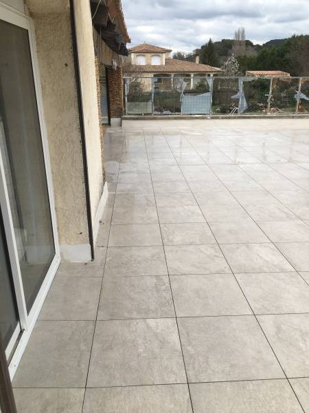 ETANCHEITE//DALLES SUR PLOTS  A BOUC BEL AIR DANS LES BOUCHES DU RHONE