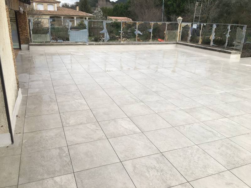 ETANCHEITE//DALLES SUR PLOTS  A BOUC BEL AIR DANS LES BOUCHES DU RHONE